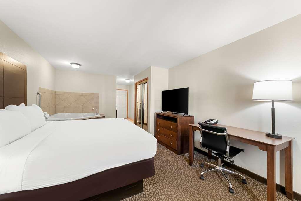 Best Western George West Executive Inn Room photo