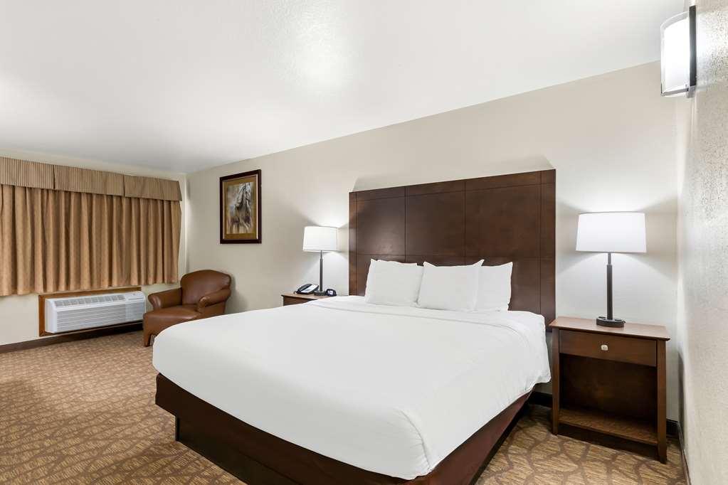 Best Western George West Executive Inn Room photo
