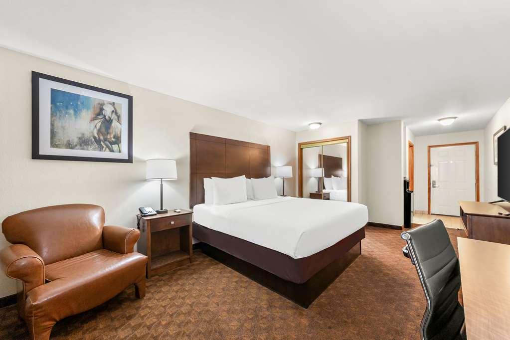Best Western George West Executive Inn Room photo