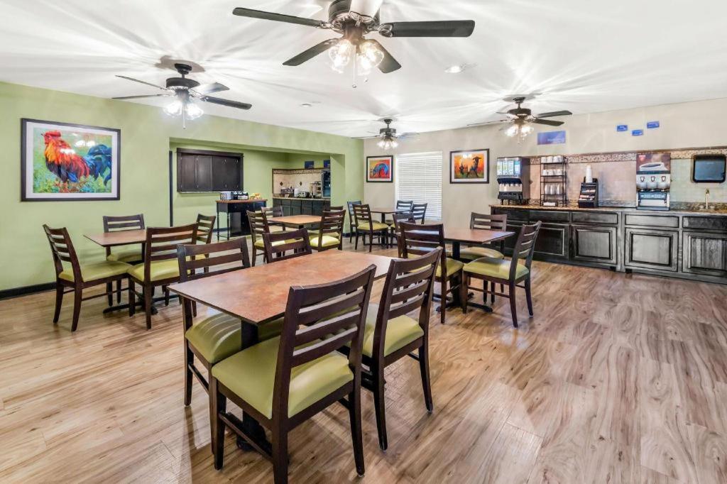 Best Western George West Executive Inn Exterior photo